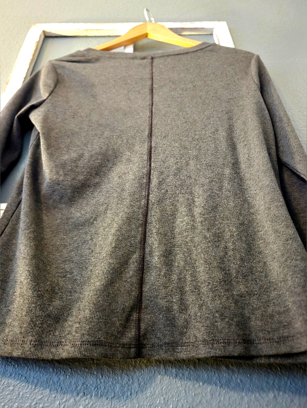 Eddie Bauer Bundle | Women’s L | Black Tulip Back Tee & Grey Ribbed Henley - Picture 9 of 9